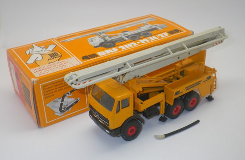 Camion mercédes pompe - mercédes, à